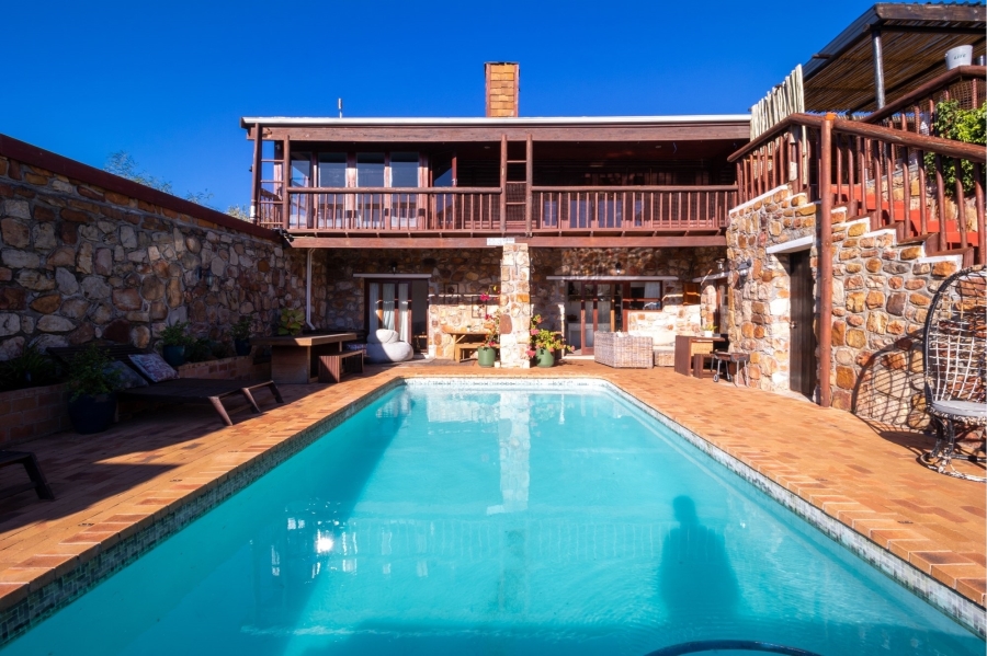 6 Bedroom Property for Sale in Capri Western Cape